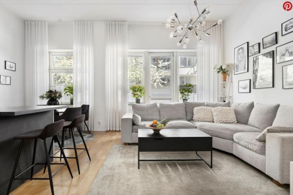 Apartment Med Enorm Takhoejd