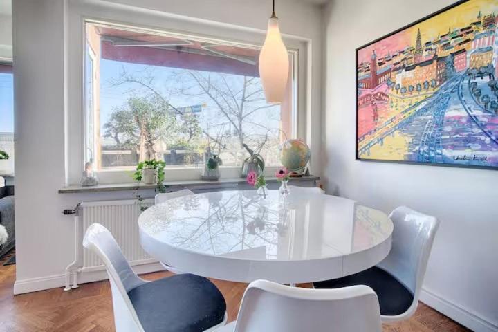 Spacious 5 Bedroom House In