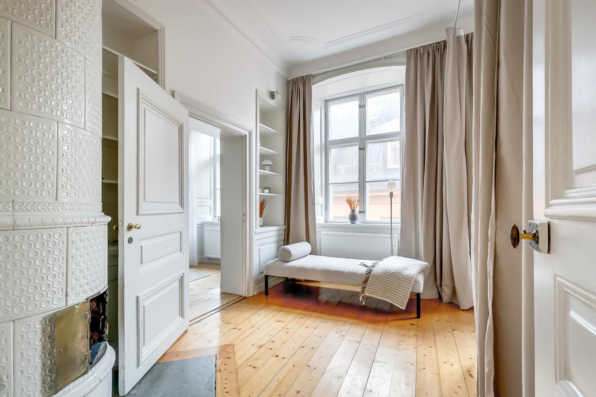 Apartment 3br Central- Royal Castle & Old Town At Your Door! *