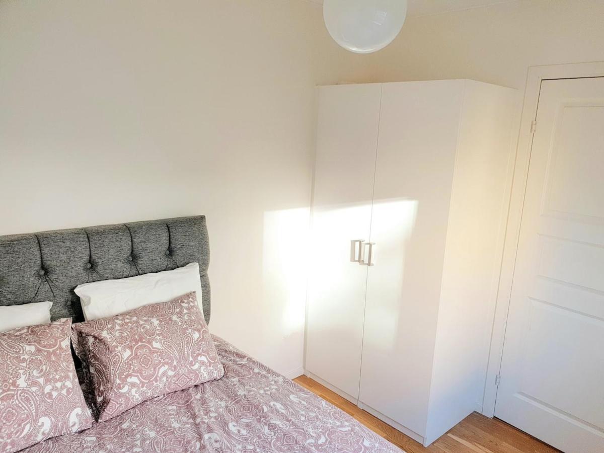 Apartment Spacious Close To & Mall *