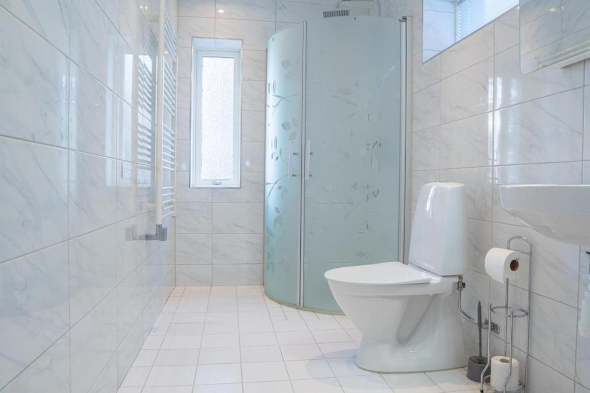 Family Friendly - 6 Bedrooms Estocolmo