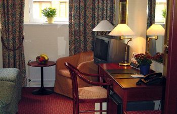 Alexandra Hotel 3*