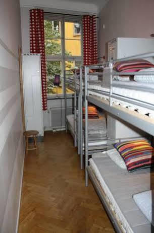 Castanea Old Town Albergue *
