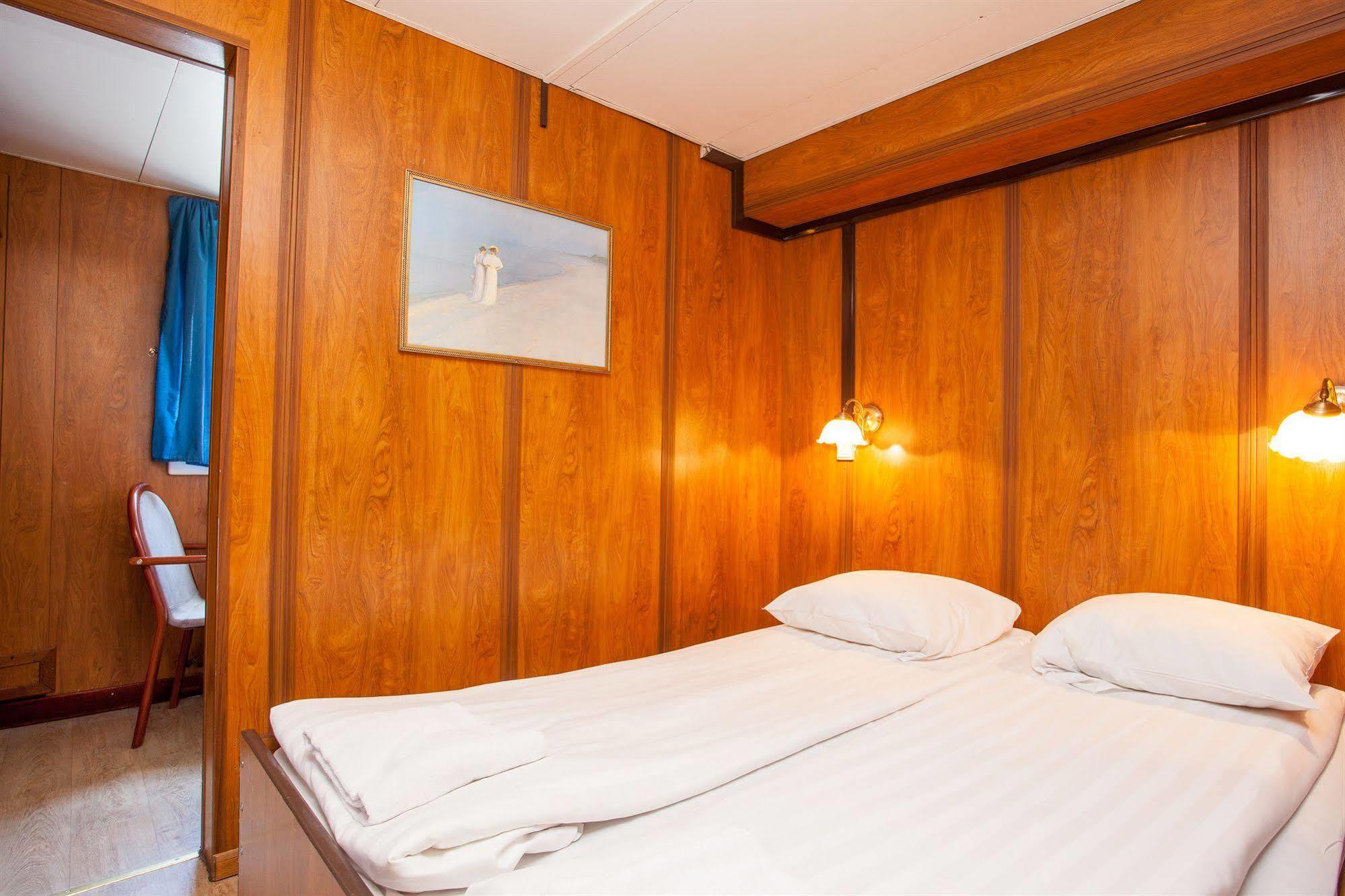 M/s Birger Jarl - & Botel