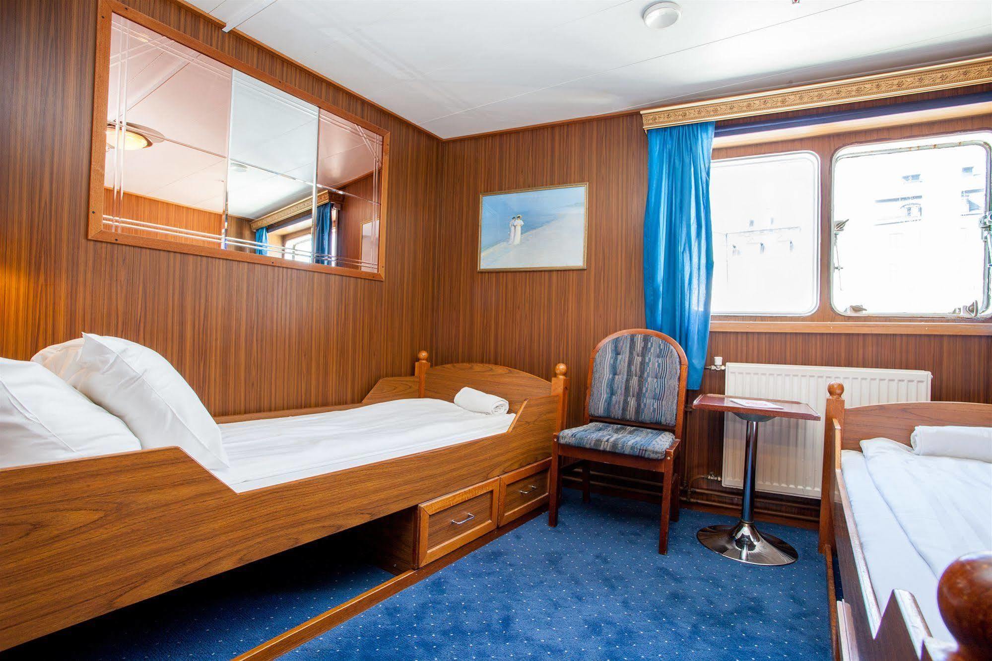 Botel M/s Birger Jarl - & 2*
