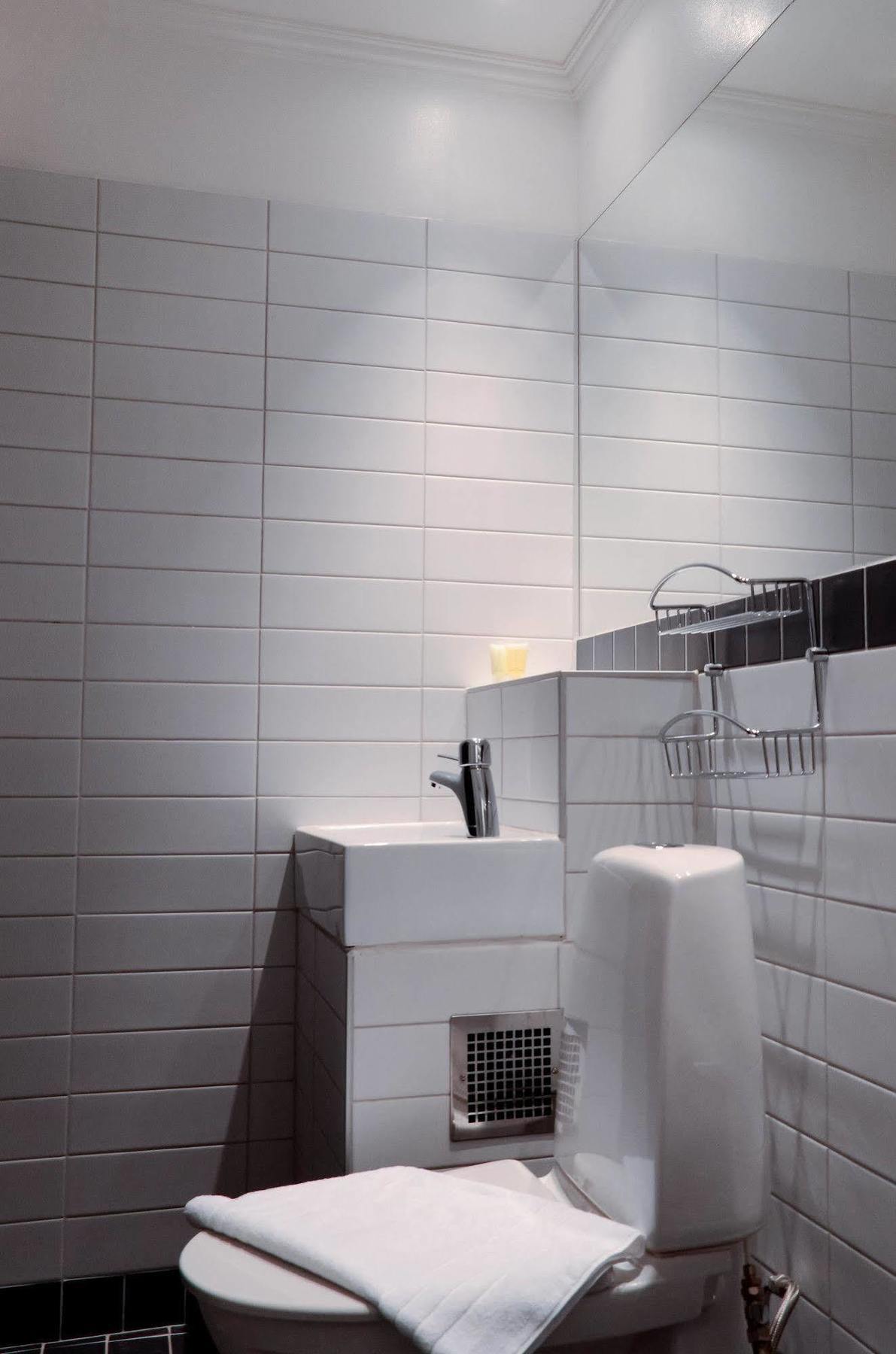 Hotel First Norrtull 3*