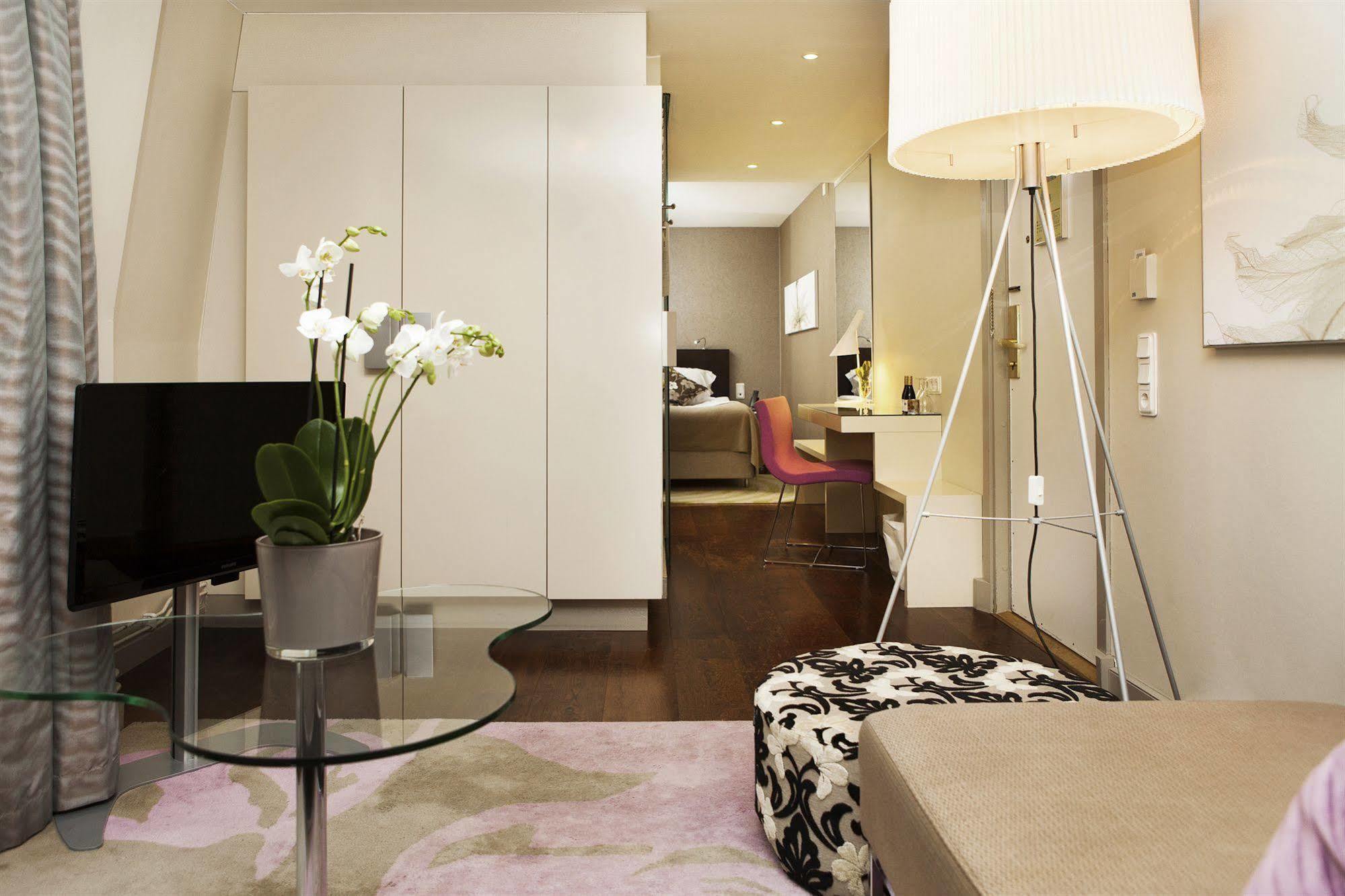 Elite Plaza Hotell 4*