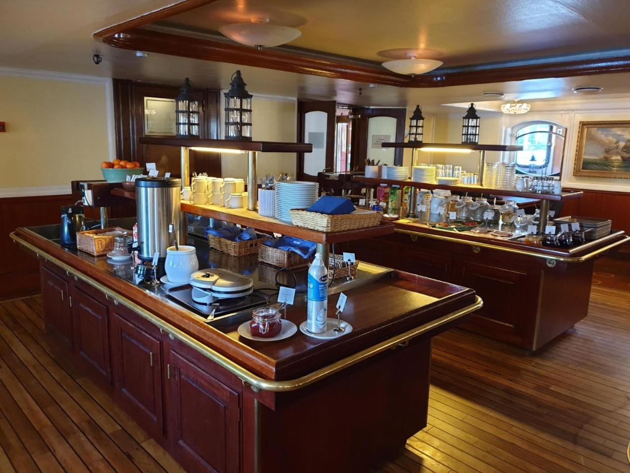 M/s Birger Jarl - & Botel