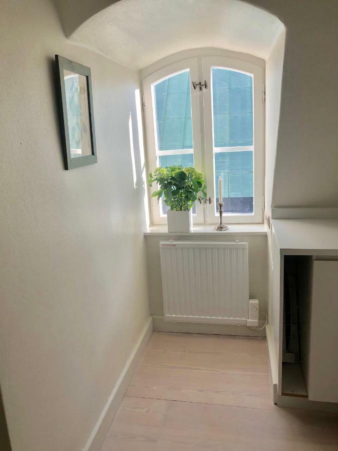 Apartment Charming Penthouse In Central Old Town