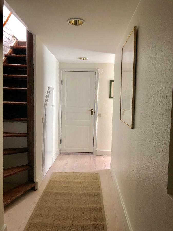 Charming Penthouse In Central Old Town Apartment *