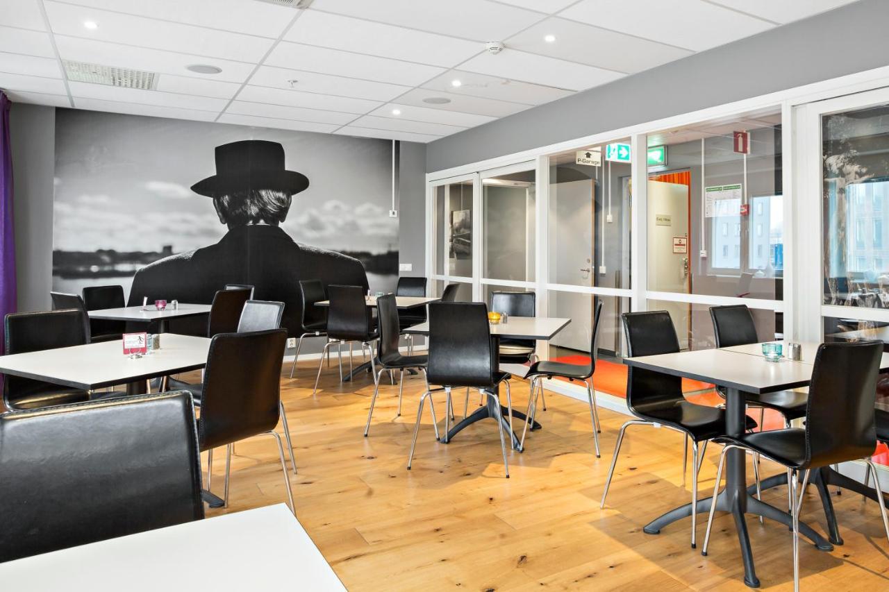 Hostel Urban Living