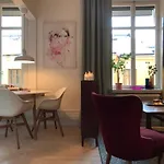 Bohemian And Light One Room Apartment In Sofo 31Sqm