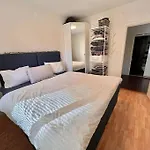 Great One Bedroom Flat Close To The City.