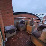 Close To The Subway. Beautiful And Cozy Apartment!