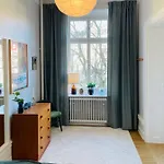 Cool And Light 2 Room Apartment In Sofo
