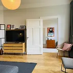 Cool And Light 2 Room Apartment In Sofo