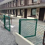 Cozy Apartment 2 Stops-15 Mins Away From City Center