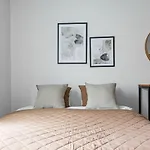 Modern Charm Stylish Studio In Sodermalm