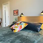 Trendy And Light 2 Room Apartment In Sofo, 65Sqm