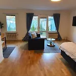 Apartment With Garden Near Metro!