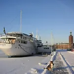 Maelardrottningen Yacht Hotel