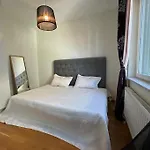 Charmig Laegenhet Med Balkong Naera Stockholm City
