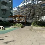 Charmig Laegenhet Med Balkong Naera Stockholm City