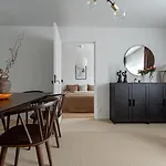 Spacious Apt For 6 In Sodermalm