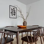 Spacious Apt For 6 In Sodermalm