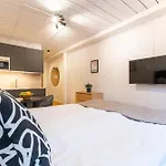 Uptown Hotel Apartments