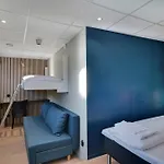 Maelardrottningen Yacht Hotel