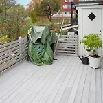 2 Bedroom Cozy Home In Skaerholmen