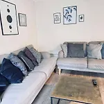 Spacious Flat For Large Group