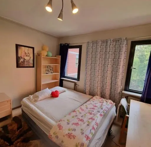 Budget Friendly Studio Close To The City Center.