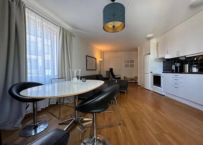 Charmig Laegenhet Med Balkong Naera Stockholm City
