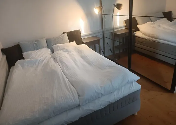 3 Bedroom Apartment In The Old Town With Bathtub!