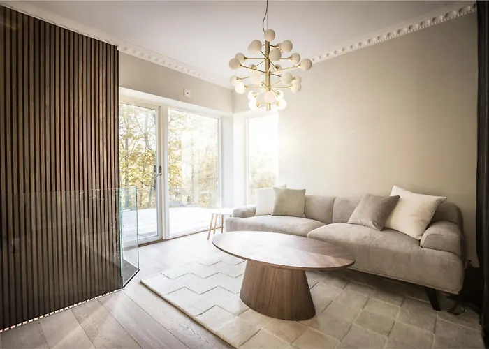 Unique Apartment With Private Terrace & Entrance