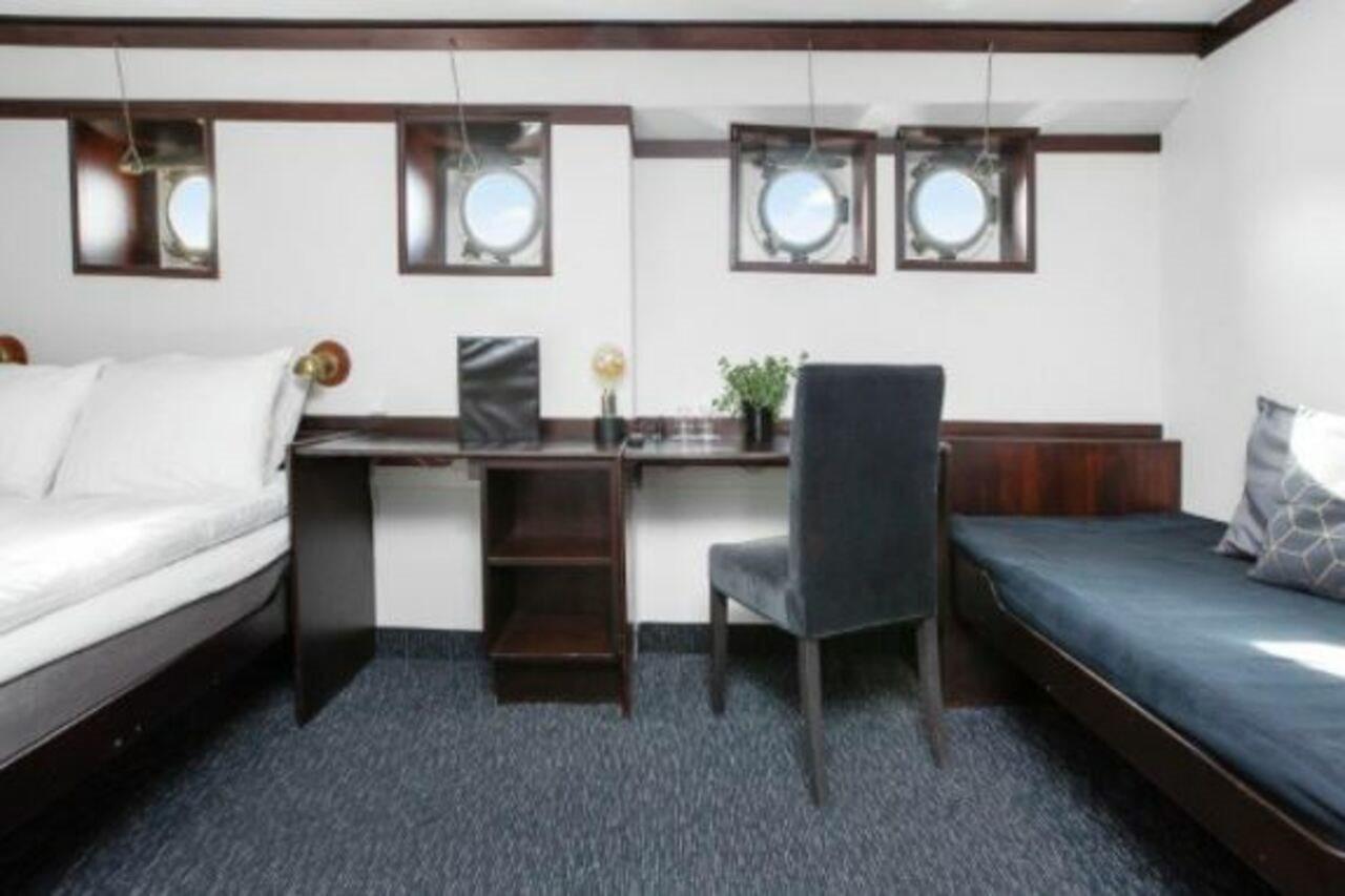 Botel Maelardrottningen Yacht
