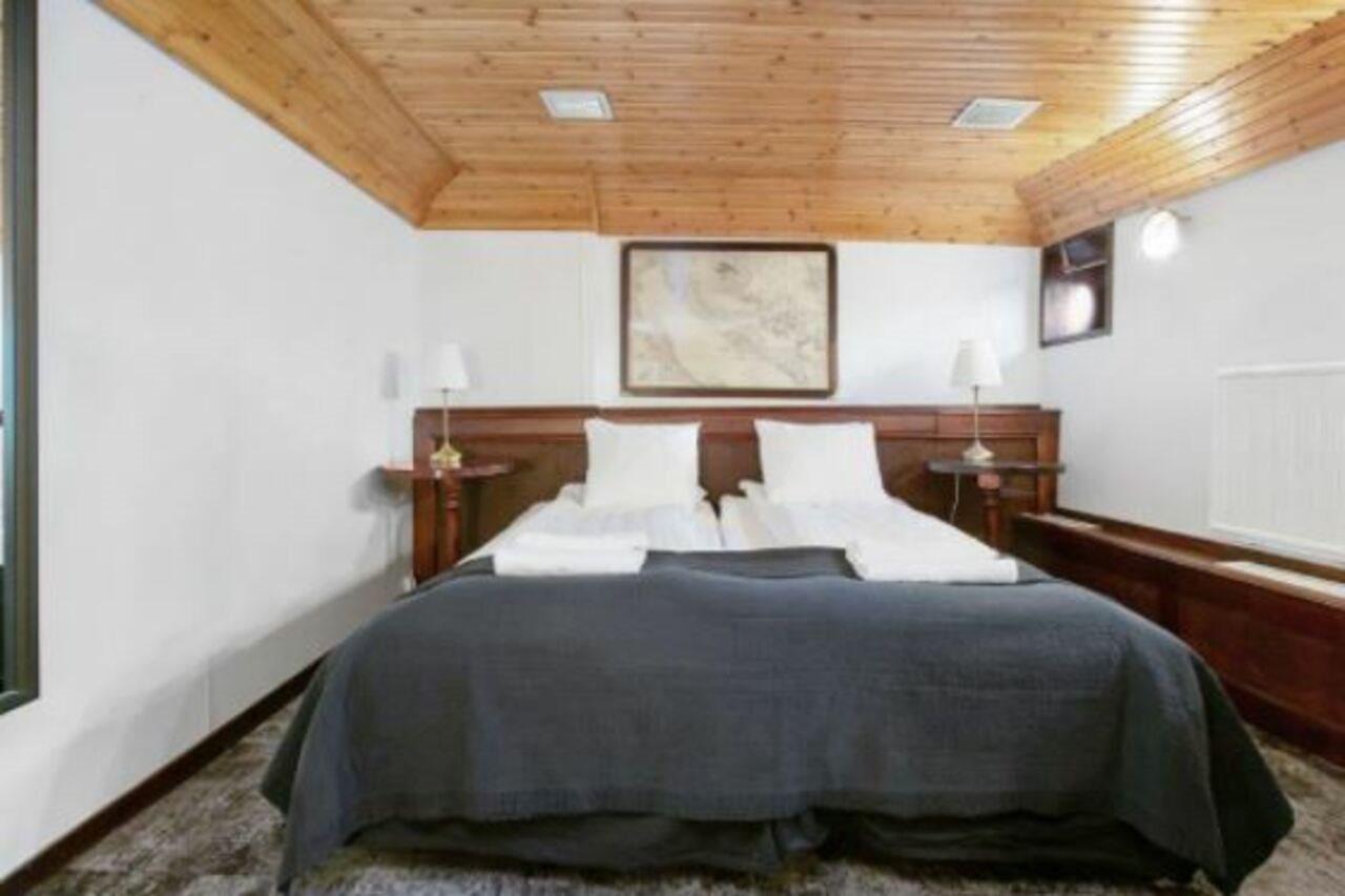 Maelardrottningen Yacht Botel 3*