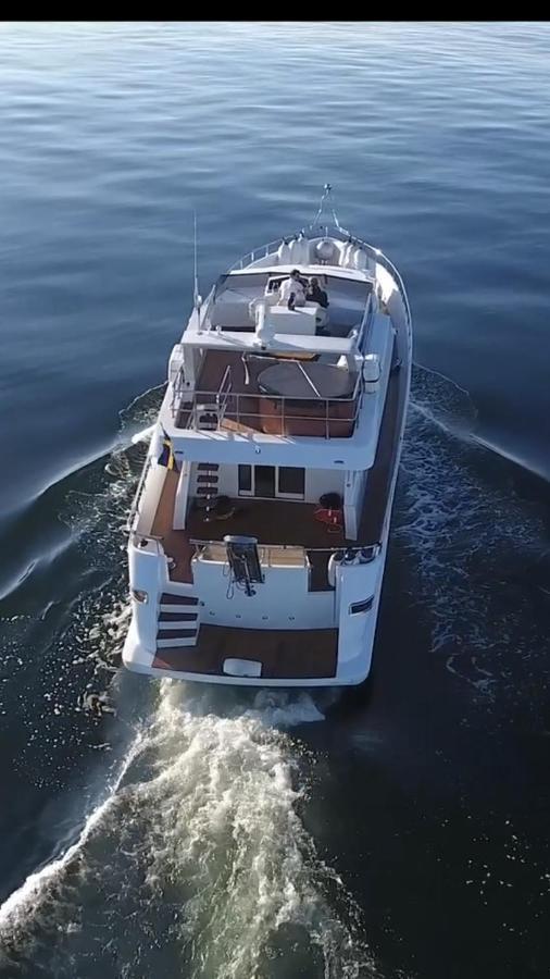 Båthotell 1-3 Bed On A Luxurious Yacht *