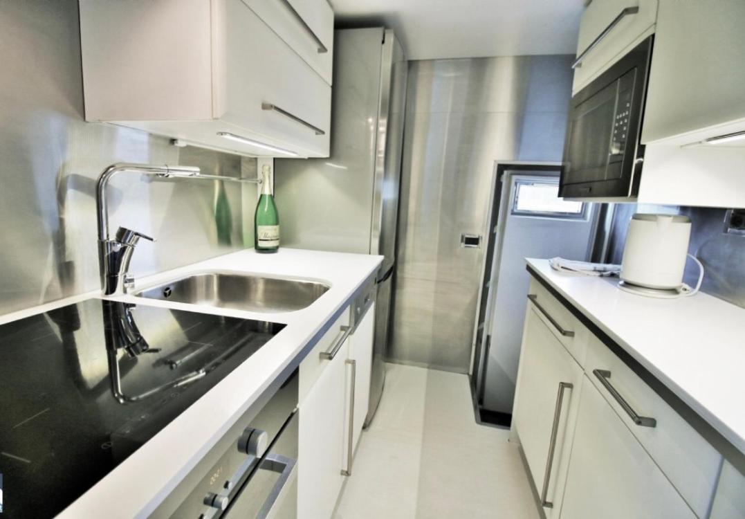 1-3 Bed On A Luxurious Yacht Båthotell