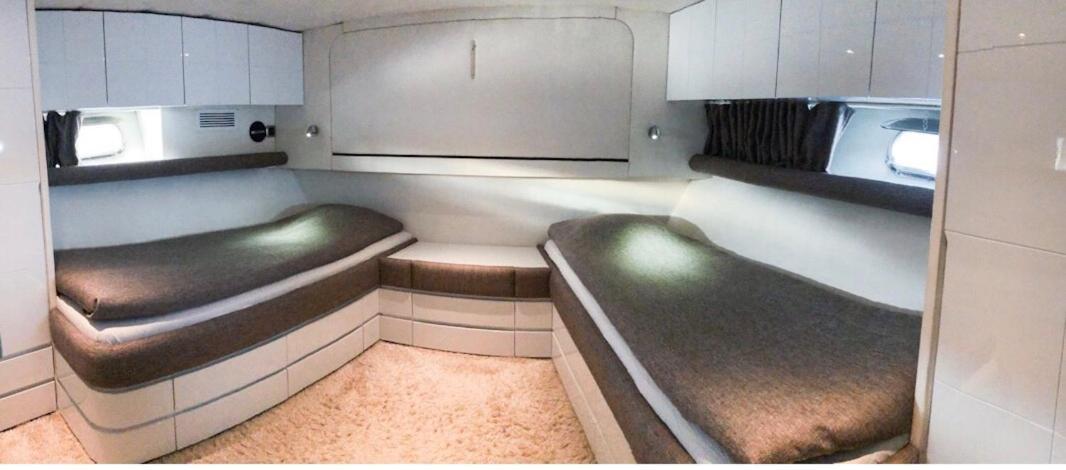 Båthotell 1-3 Bed On A Luxurious Yacht Stockholm