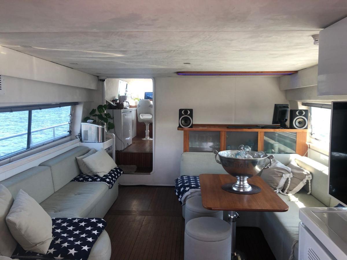 1-3 Bed On A Luxurious Yacht Båthotell *
