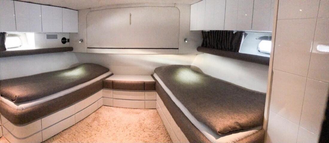 1-3 Bed On A Luxurious Yacht