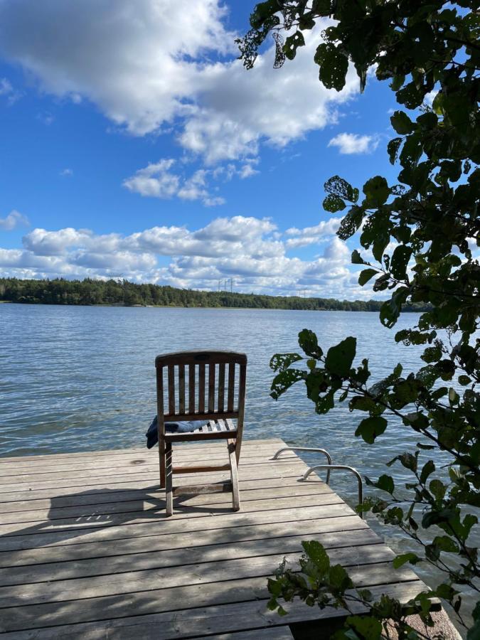 Relaxing Oasis With Jacuzzi - Amazing View & Private Pier Villa *