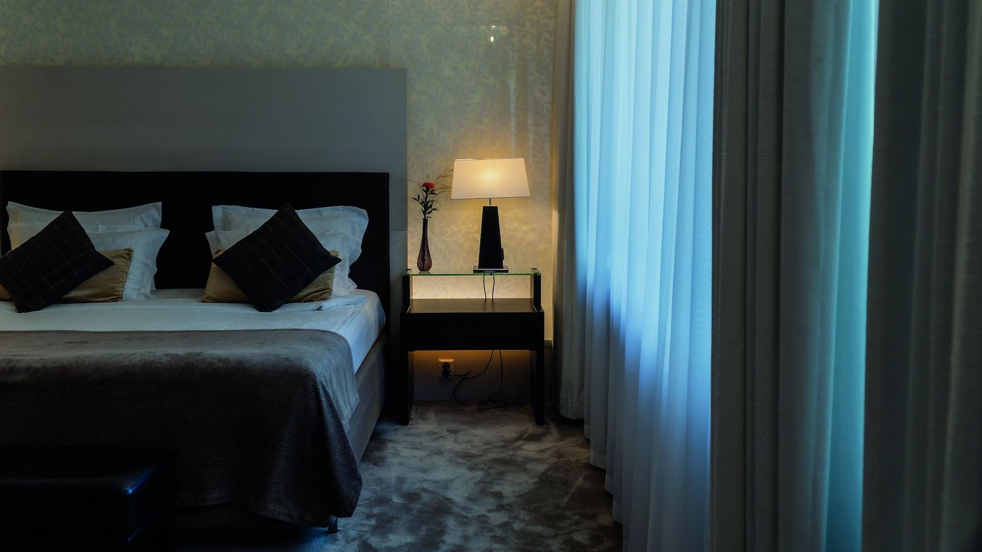 Elite Eden Park Hotel 4*