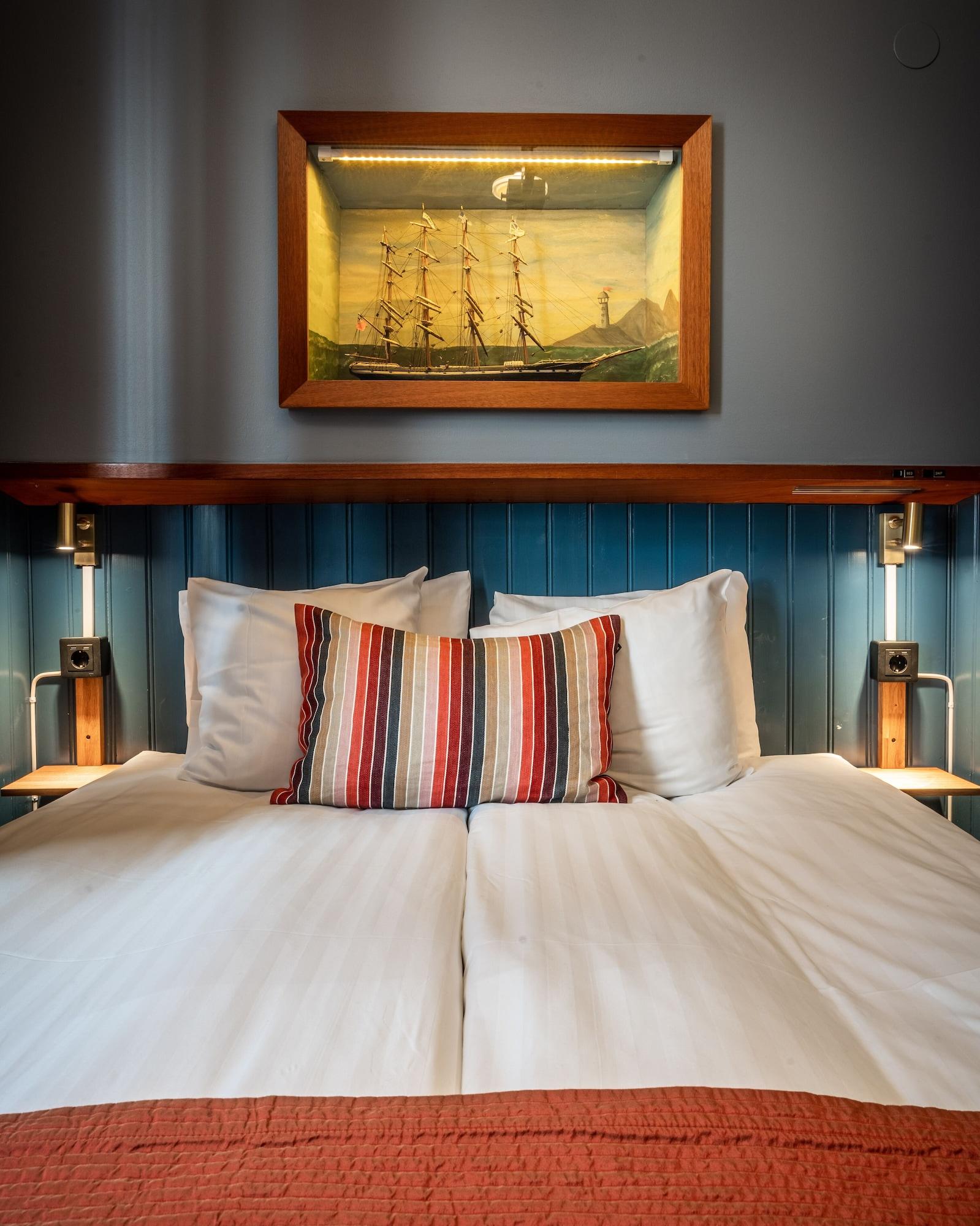 Lord Nelson 3*