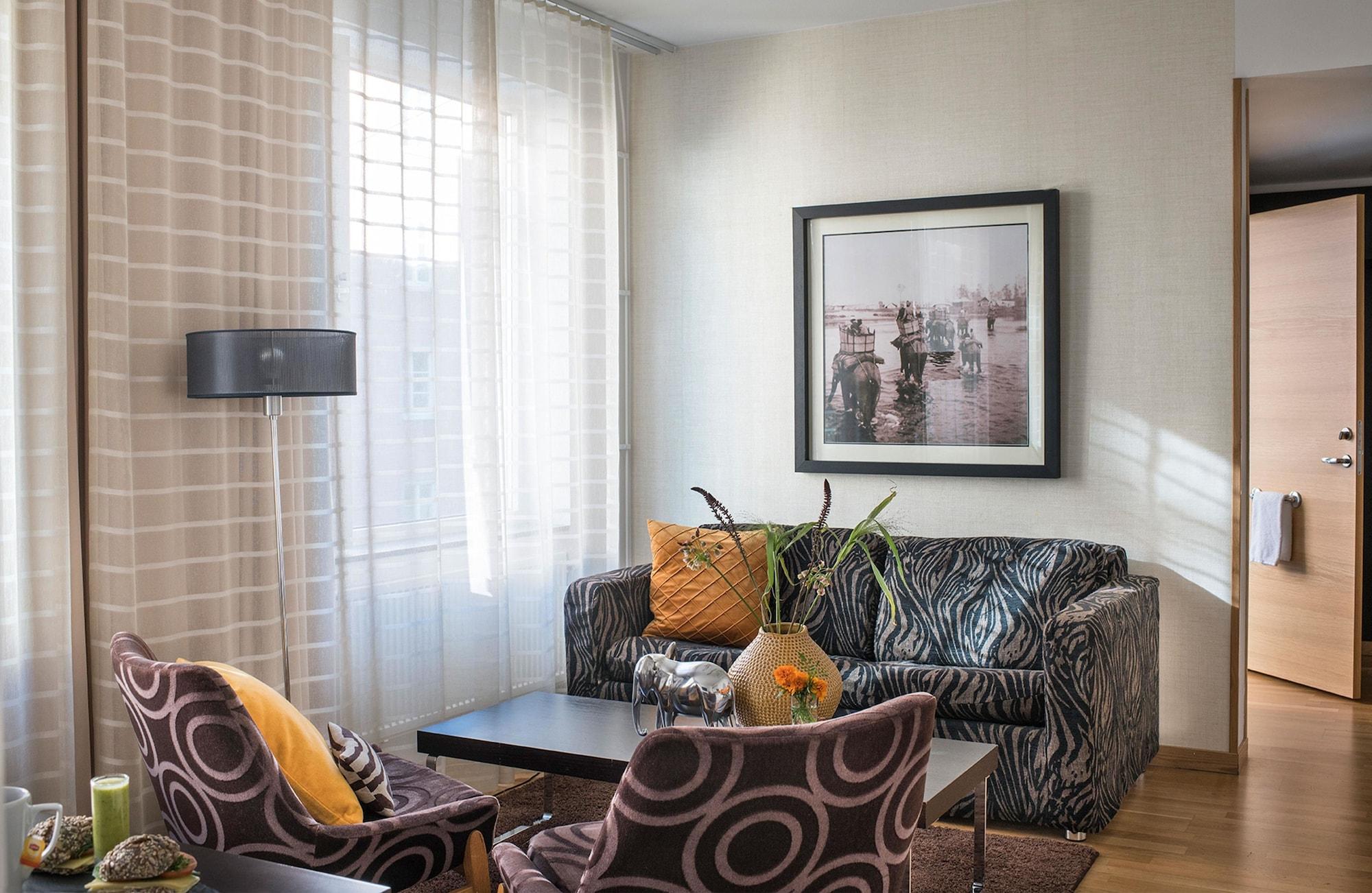 Western Time Hotell 4*