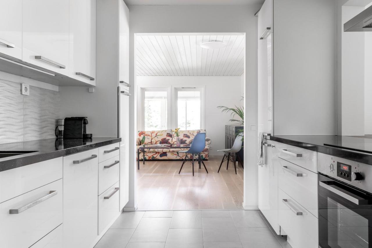 Elegant With Stunning Sea View And Garden Apartment Stockholm