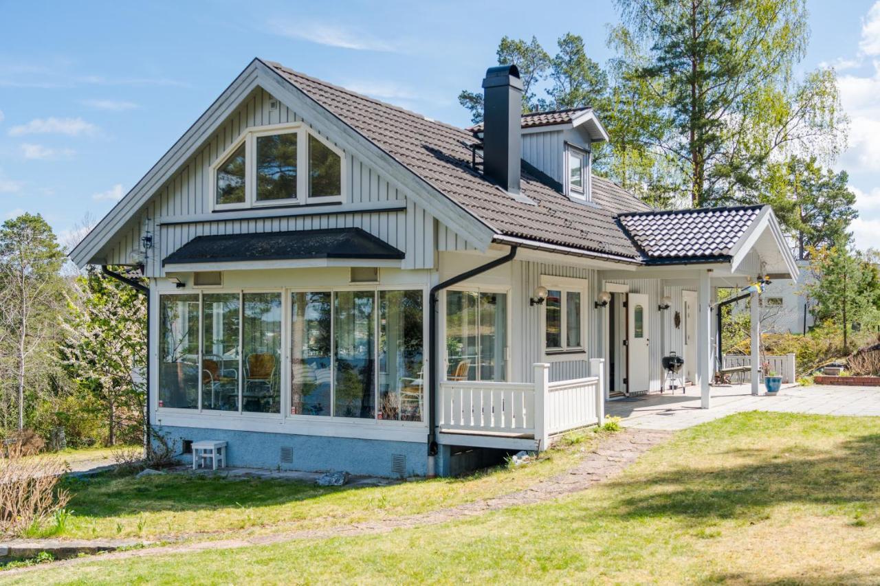 Elegant With Stunning Sea View And Garden Apartment Stockholm
